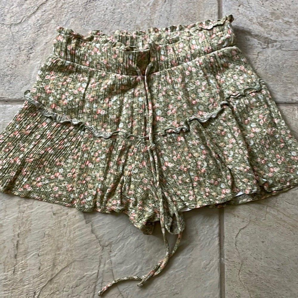 Sage ruffle shorts with tie waist band